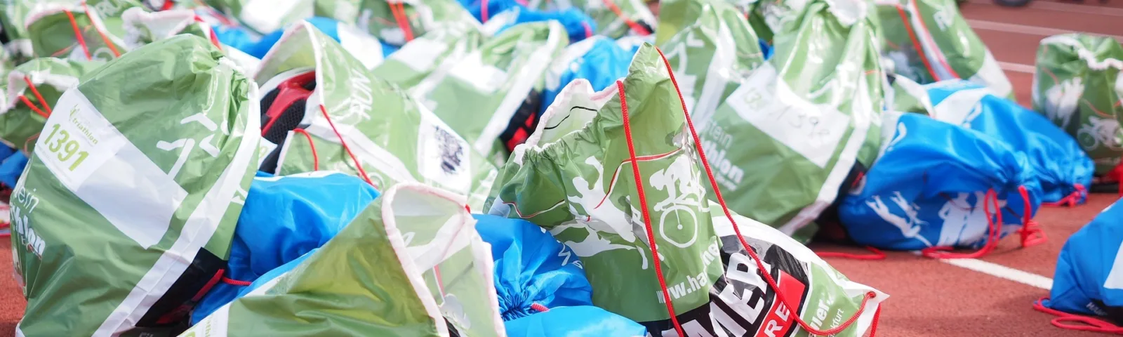 plastflasker i konteiner